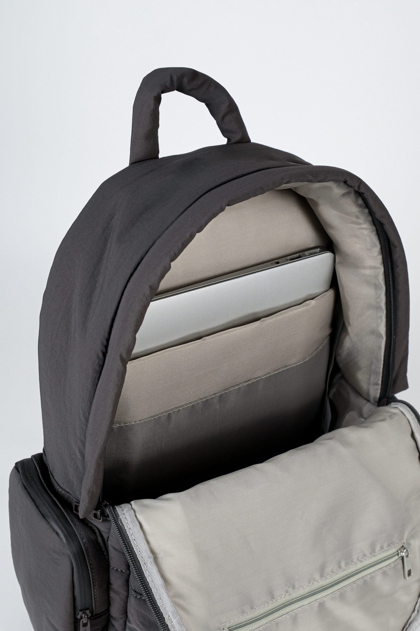 Jett Dark Gull Gray inner 1