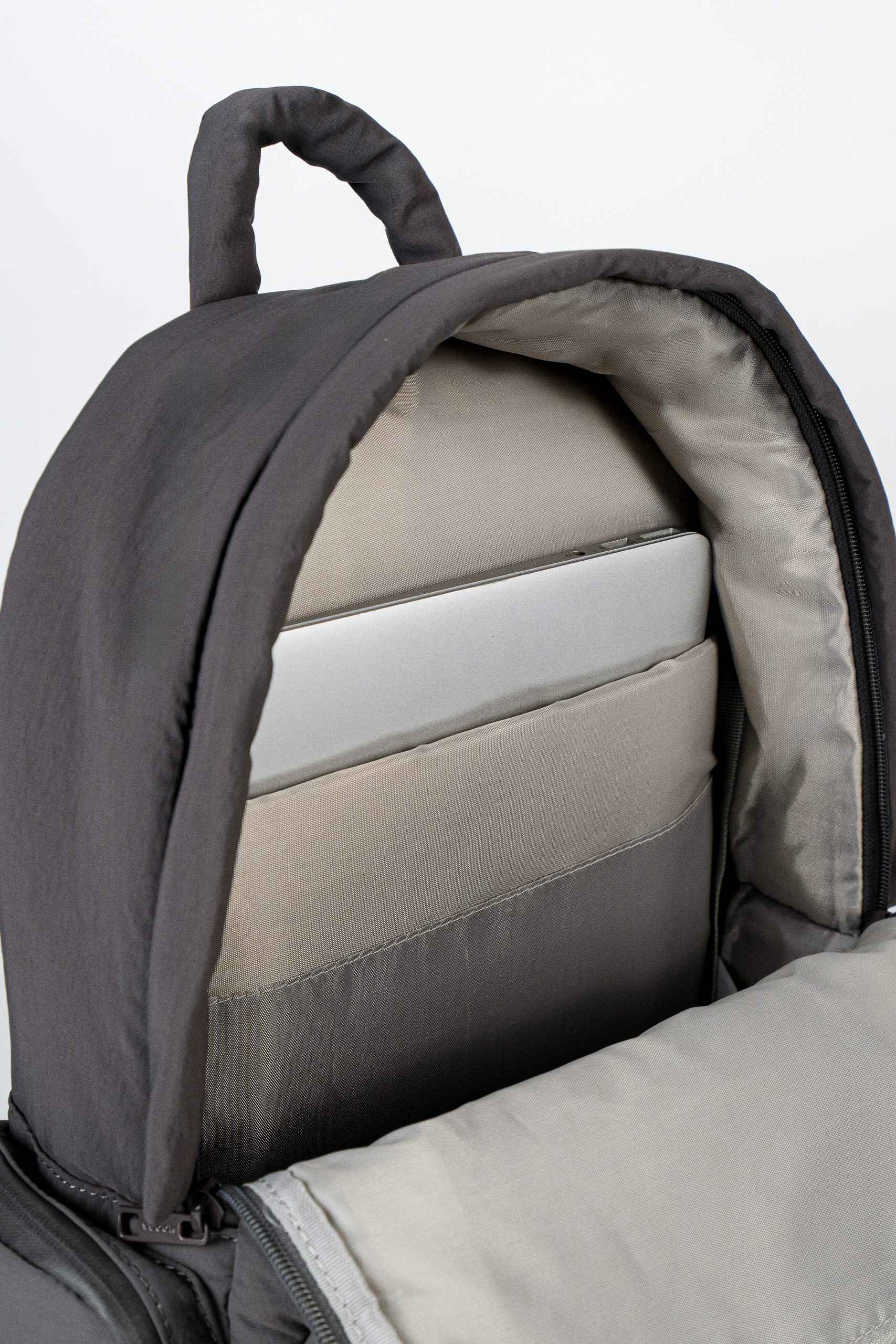 Jett Dark Gull Gray inner 2