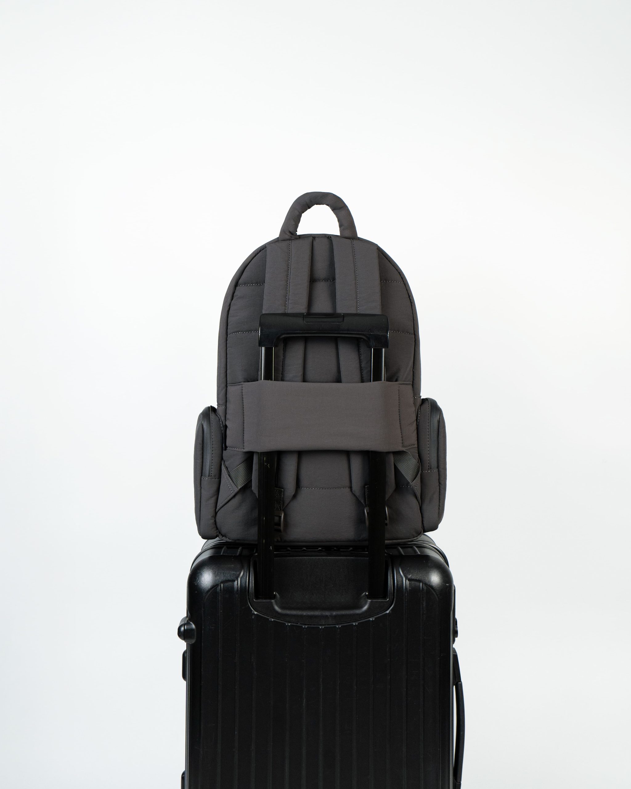 Jett Dark Gull Gray with Luggage